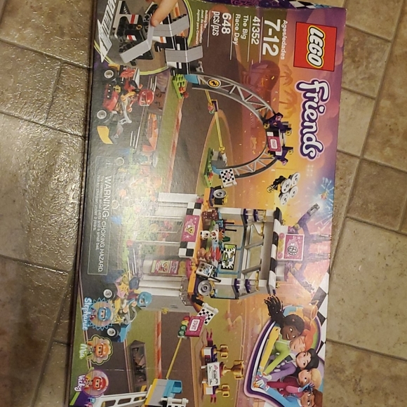 Legos - Picture 4 of 4